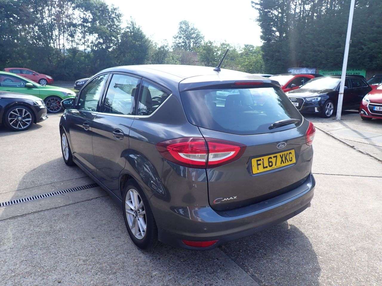 A 2017 FORD C-MAX 1.6 Ti-VCT Zetec MPV 5dr Petrol Manual Euro 6 (125 ps) FULL ADVERT TO FOLLO A 2017 FORD C-MAX 1.6 Ti-VCT Zetec MPV 5dr Petrol Manual Euro 6 (125 ps) FULL ADVERT TO FOLLO