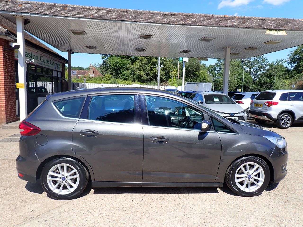 A 2017 FORD C-MAX 1.6 Ti-VCT Zetec MPV 5dr Petrol Manual Euro 6 (125 ps) SAT NAV, BLUETOOTH, A 2017 FORD C-MAX 1.6 Ti-VCT Zetec MPV 5dr Petrol Manual Euro 6 (125 ps) SAT NAV, BLUETOOTH,