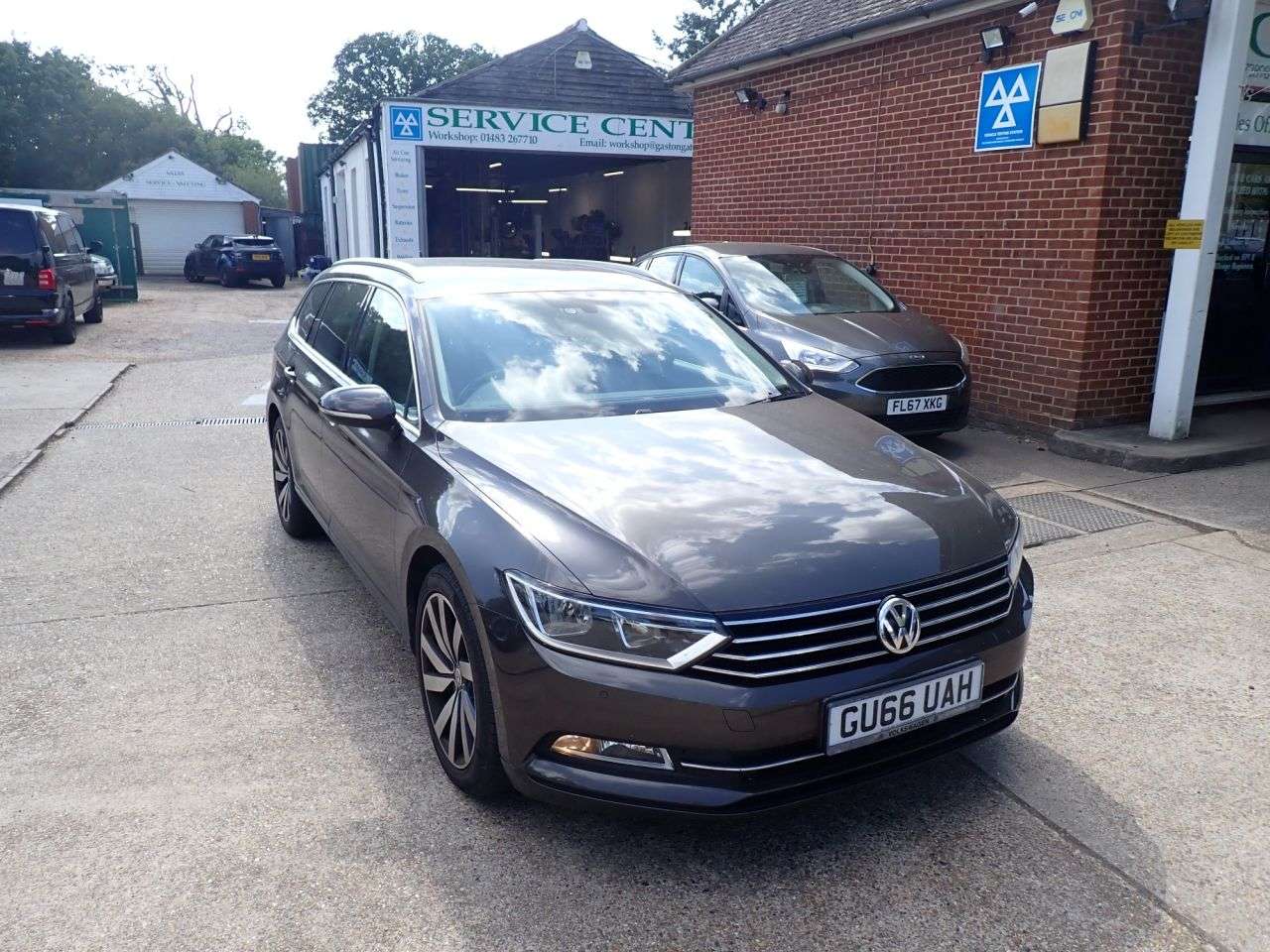A 2016 VOLKSWAGEN PASSAT 2.0 TDI BlueMotion Tech SE Business Estate 5dr Diesel DSG Euro 6 (s/s) (150 A 2016 VOLKSWAGEN PASSAT 2.0 TDI BlueMotion Tech SE Business Estate 5dr Diesel DSG Euro 6 (s/s) (150