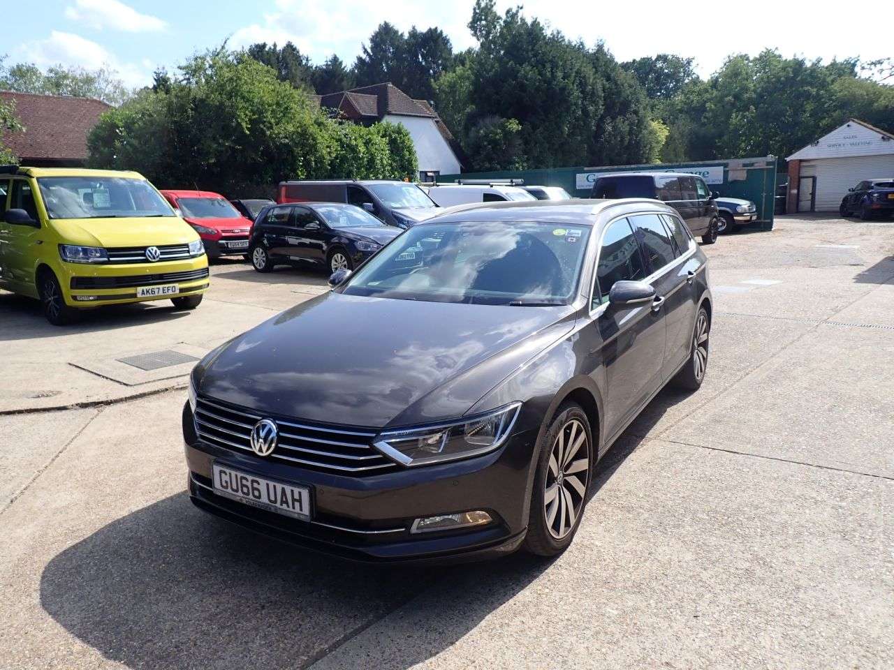 A 2016 VOLKSWAGEN PASSAT 2.0 TDI BlueMotion Tech SE Business Estate 5dr Diesel DSG Euro 6 (s/s) (150 A 2016 VOLKSWAGEN PASSAT 2.0 TDI BlueMotion Tech SE Business Estate 5dr Diesel DSG Euro 6 (s/s) (150