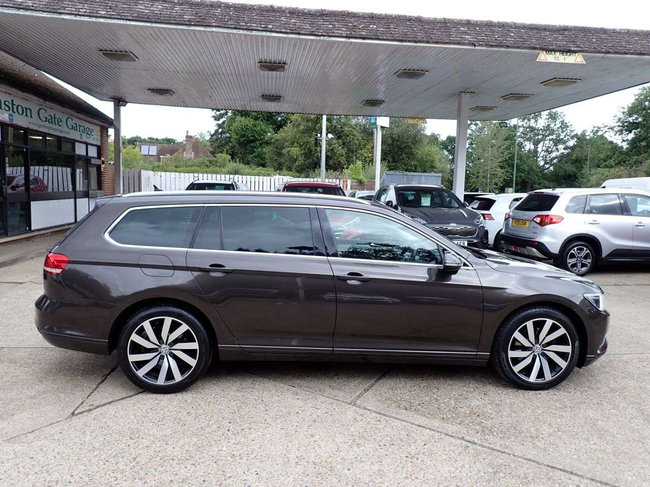 A 2016 VOLKSWAGEN PASSAT 2.0 TDI BlueMotion Tech SE Business Estate 5dr Diesel DSG Euro 6 (s/s) (150 A 2016 VOLKSWAGEN PASSAT 2.0 TDI BlueMotion Tech SE Business Estate 5dr Diesel DSG Euro 6 (s/s) (150