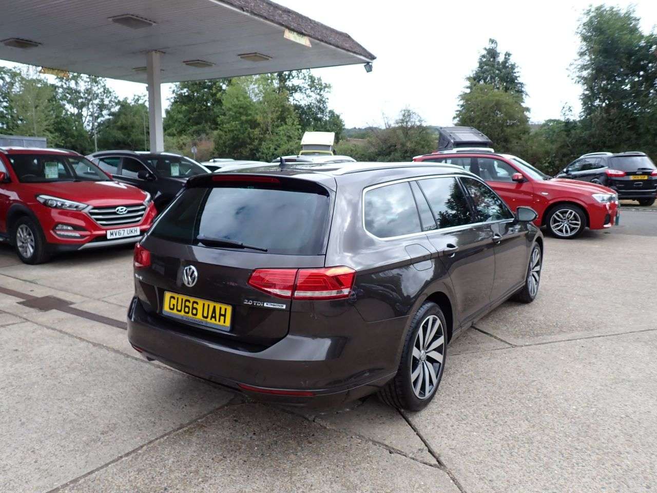 A 2016 VOLKSWAGEN PASSAT 2.0 TDI BlueMotion Tech SE Business Estate 5dr Diesel DSG Euro 6 (s/s) (150 A 2016 VOLKSWAGEN PASSAT 2.0 TDI BlueMotion Tech SE Business Estate 5dr Diesel DSG Euro 6 (s/s) (150