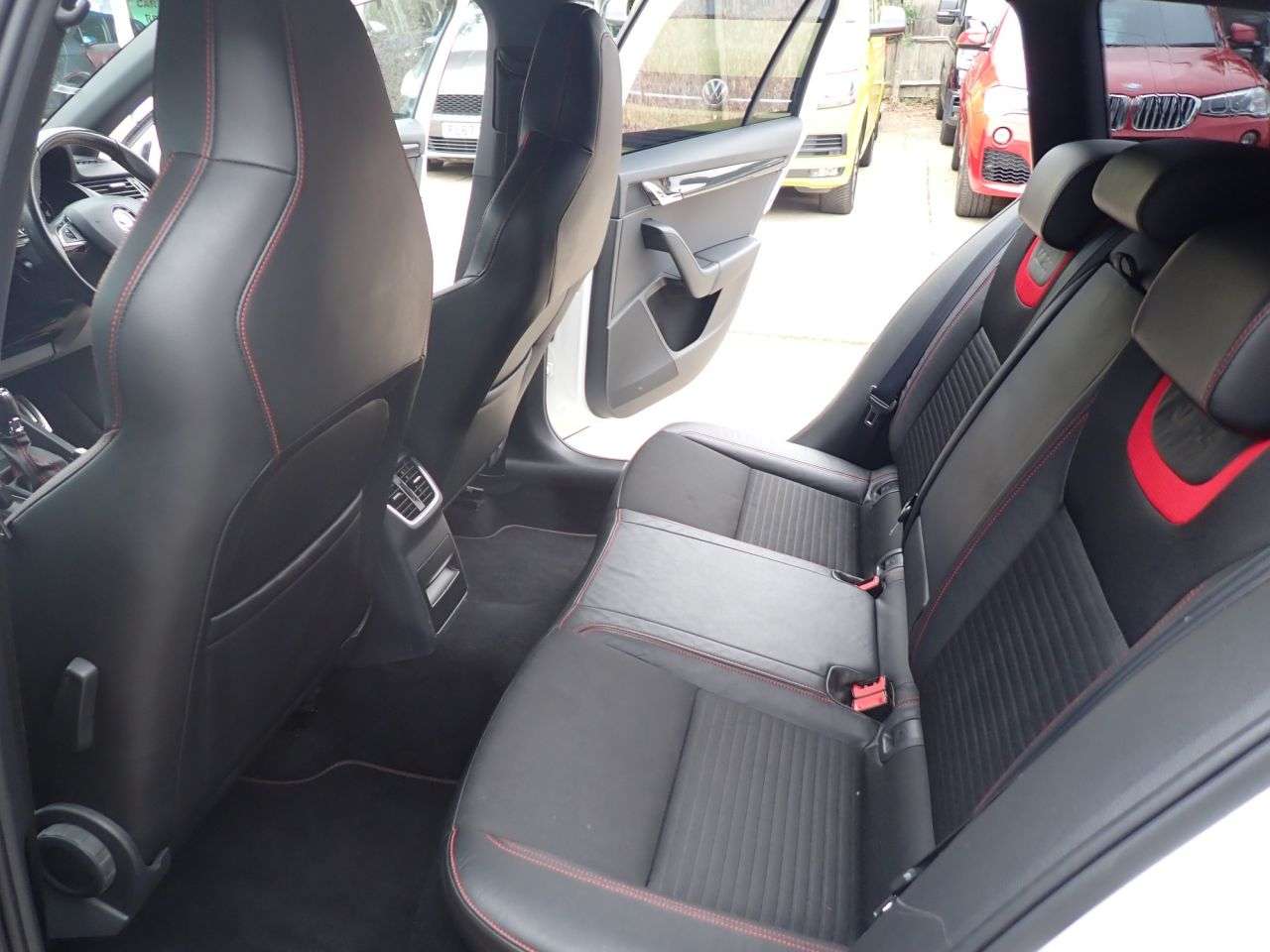 2015 SKODA OCTAVIA 2015 SKODA OCTAVIA