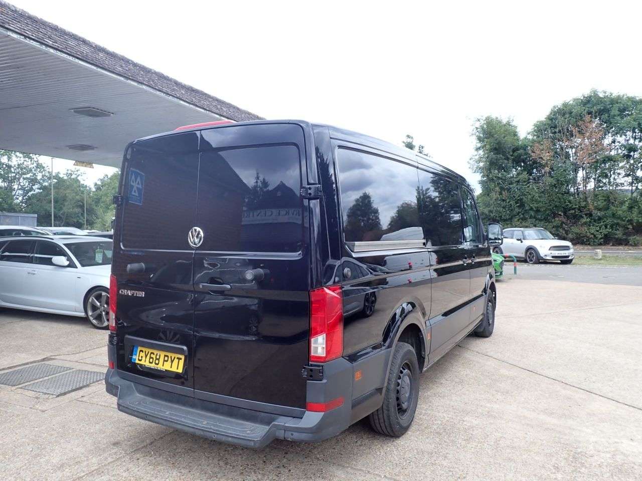 A 2018 VOLKSWAGEN CRAFTER 2.0 TDI CR35 BlueMotion Tech Highline Panel Van 5dr Diesel Automatic FWD MW A 2018 VOLKSWAGEN CRAFTER 2.0 TDI CR35 BlueMotion Tech Highline Panel Van 5dr Diesel Automatic FWD MW