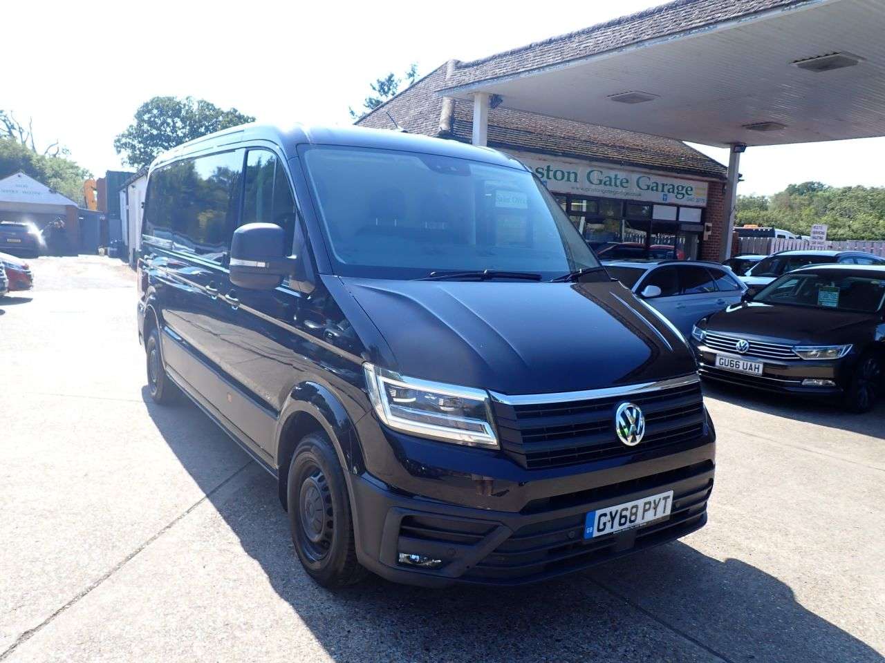 A 2018 VOLKSWAGEN CRAFTER 2.0 TDI CR35 BlueMotion Tech Highline Panel Van 5dr Diesel Automatic FWD MW A 2018 VOLKSWAGEN CRAFTER 2.0 TDI CR35 BlueMotion Tech Highline Panel Van 5dr Diesel Automatic FWD MW