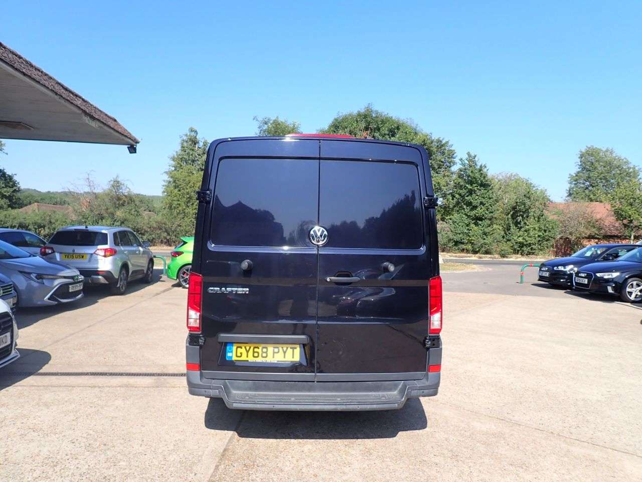 A 2018 VOLKSWAGEN CRAFTER 2.0 TDI CR35 BlueMotion Tech Highline Panel Van 5dr Diesel Automatic FWD MW A 2018 VOLKSWAGEN CRAFTER 2.0 TDI CR35 BlueMotion Tech Highline Panel Van 5dr Diesel Automatic FWD MW