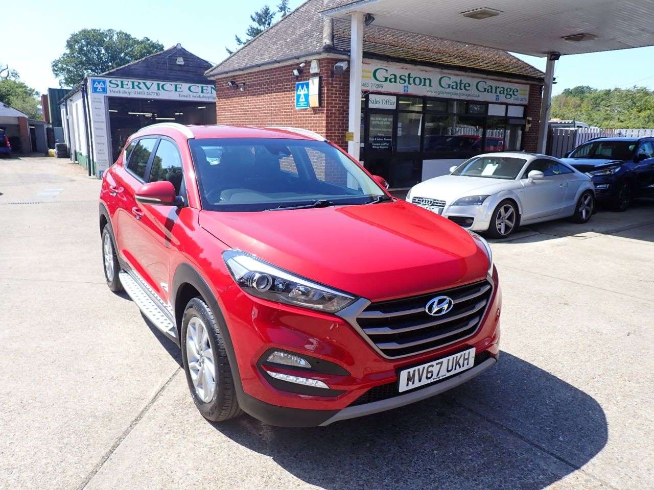 A 2017 HYUNDAI TUCSON 1.7 CRDi Blue Drive SE Nav SUV 5dr Diesel DCT Euro 6 (s/s) (141 ps) REVERSE A 2017 HYUNDAI TUCSON 1.7 CRDi Blue Drive SE Nav SUV 5dr Diesel DCT Euro 6 (s/s) (141 ps) REVERSE