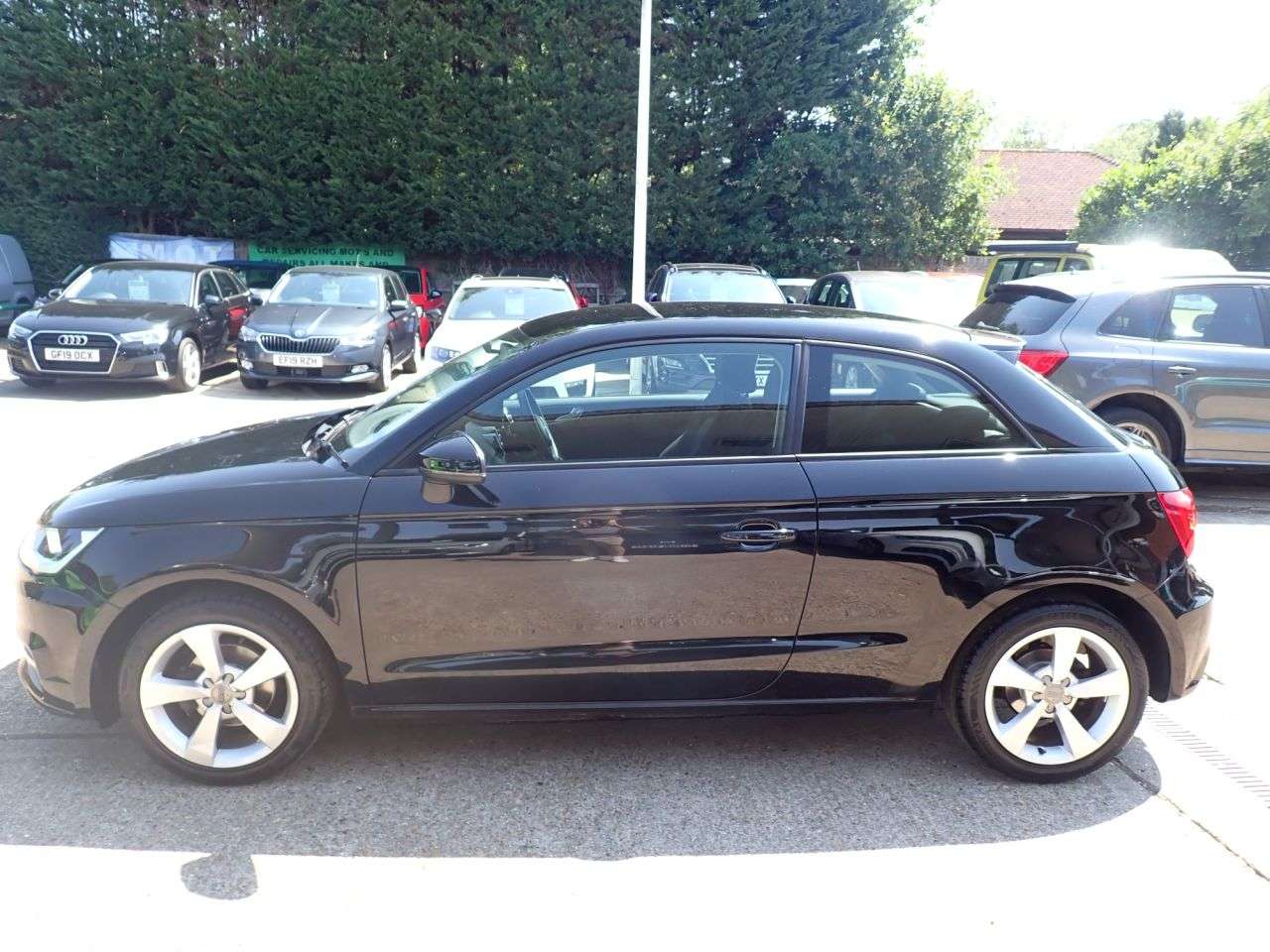 2017 AUDI A1 2017 AUDI A1