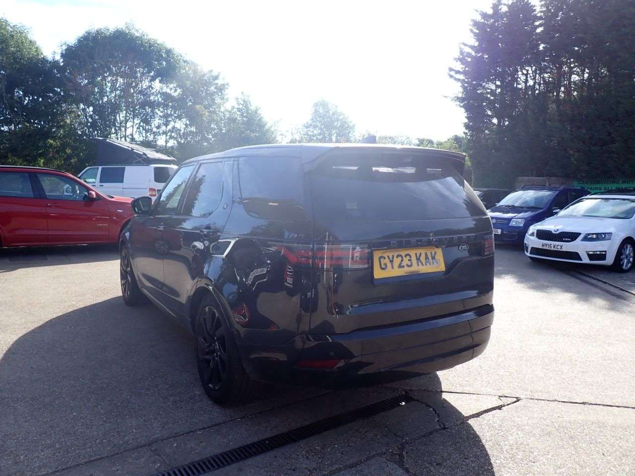 A 2023 LAND ROVER DISCOVERY 3.0 D300 MHEV R-Dynamic HSE SUV 5dr Diesel Auto 4WD Euro 6 (s/s) (300 ps) F A 2023 LAND ROVER DISCOVERY 3.0 D300 MHEV R-Dynamic HSE SUV 5dr Diesel Auto 4WD Euro 6 (s/s) (300 ps) F