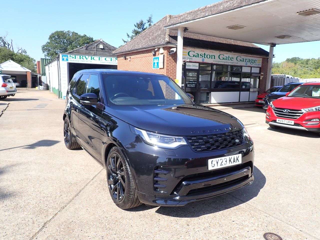 A 2023 LAND ROVER DISCOVERY 3.0 D300 MHEV R-Dynamic HSE SUV 5dr Diesel Auto 4WD Euro 6 (s/s) (300 ps) L A 2023 LAND ROVER DISCOVERY 3.0 D300 MHEV R-Dynamic HSE SUV 5dr Diesel Auto 4WD Euro 6 (s/s) (300 ps) L