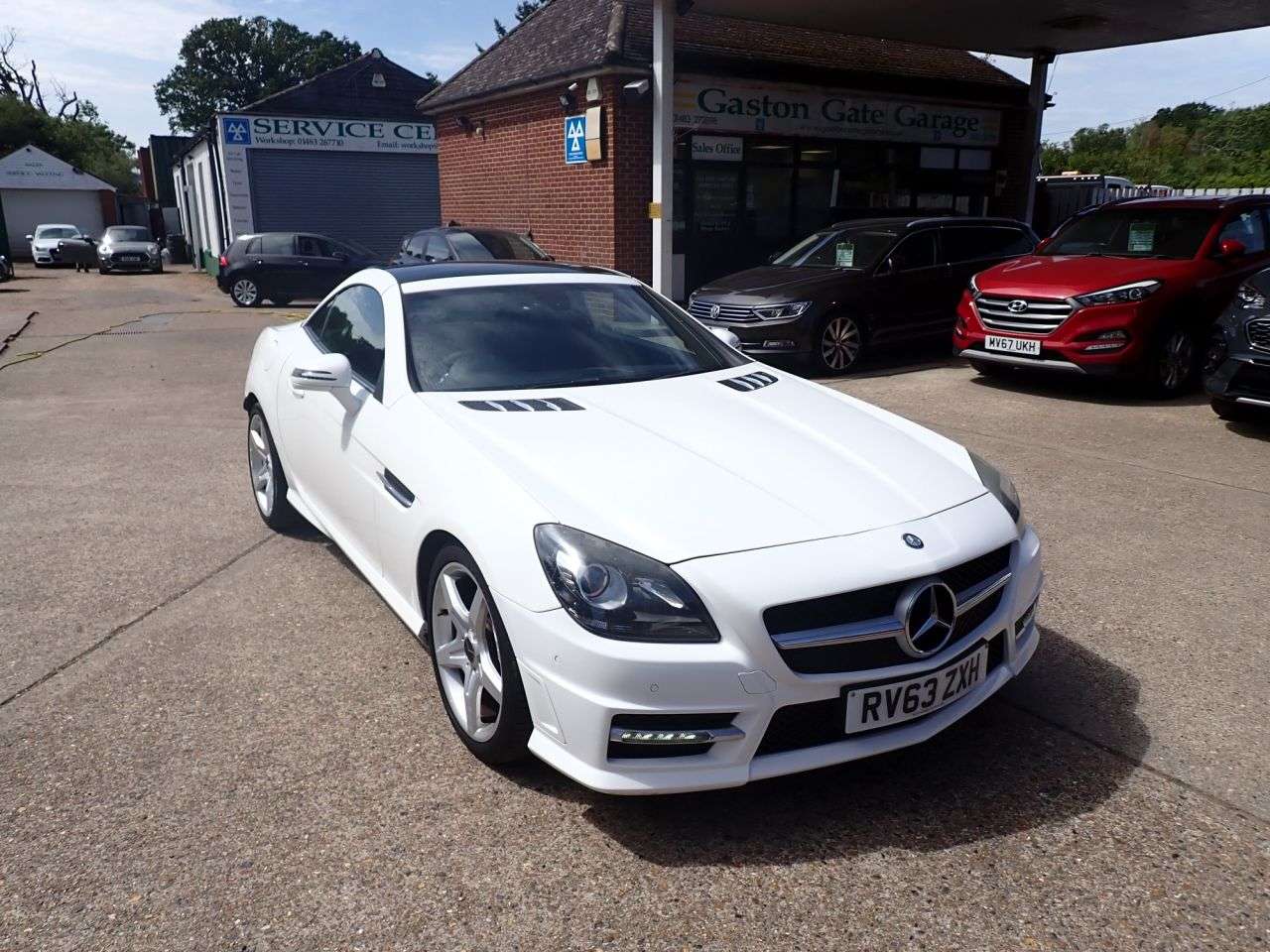 A 2013 MERCEDES-BENZ SLK 2.1 SLK250 CDI AMG Sport Convertible 2dr Diesel G-Tronic+ Euro 5 (s/s) (204 A 2013 MERCEDES-BENZ SLK 2.1 SLK250 CDI AMG Sport Convertible 2dr Diesel G-Tronic+ Euro 5 (s/s) (204