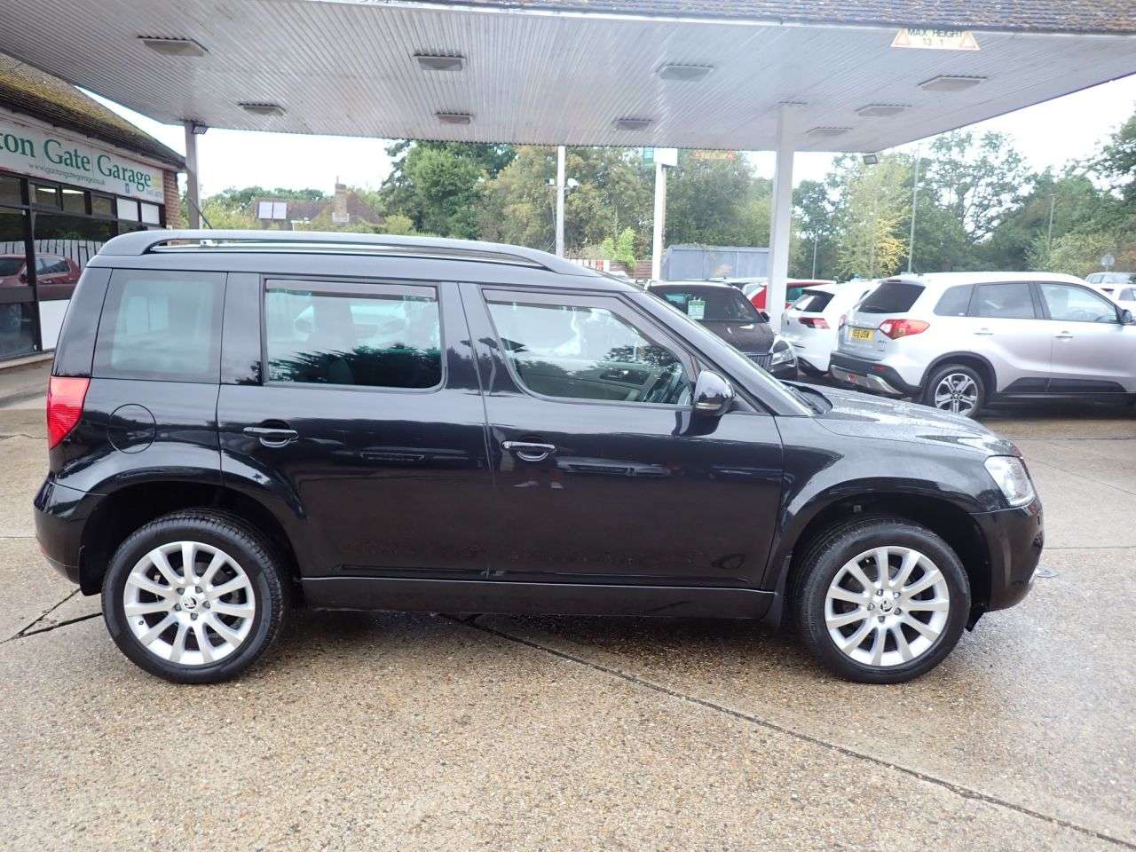 A 2015 SKODA YETI 1.2 TSI SE L SUV 5dr Petrol DSG Euro 6 (s/s) (110 ps) HEATED SEATS, PARKING A 2015 SKODA YETI 1.2 TSI SE L SUV 5dr Petrol DSG Euro 6 (s/s) (110 ps) HEATED SEATS, PARKING