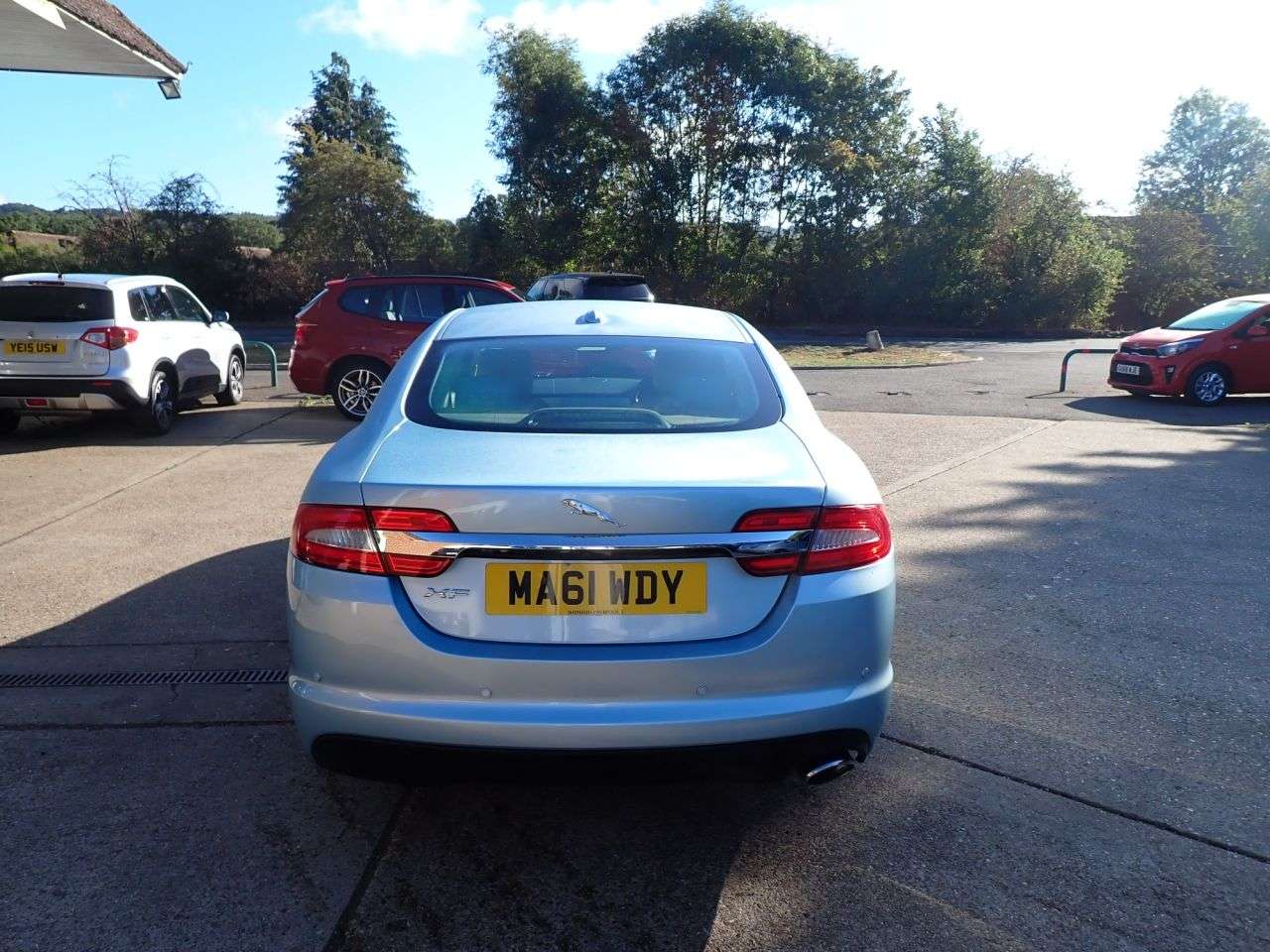 A 2011 JAGUAR XF 2.2d Luxury Saloon 4dr Diesel Auto Euro 5 (s/s) (190 ps) PARKING SENSORS, A A 2011 JAGUAR XF 2.2d Luxury Saloon 4dr Diesel Auto Euro 5 (s/s) (190 ps) PARKING SENSORS, A