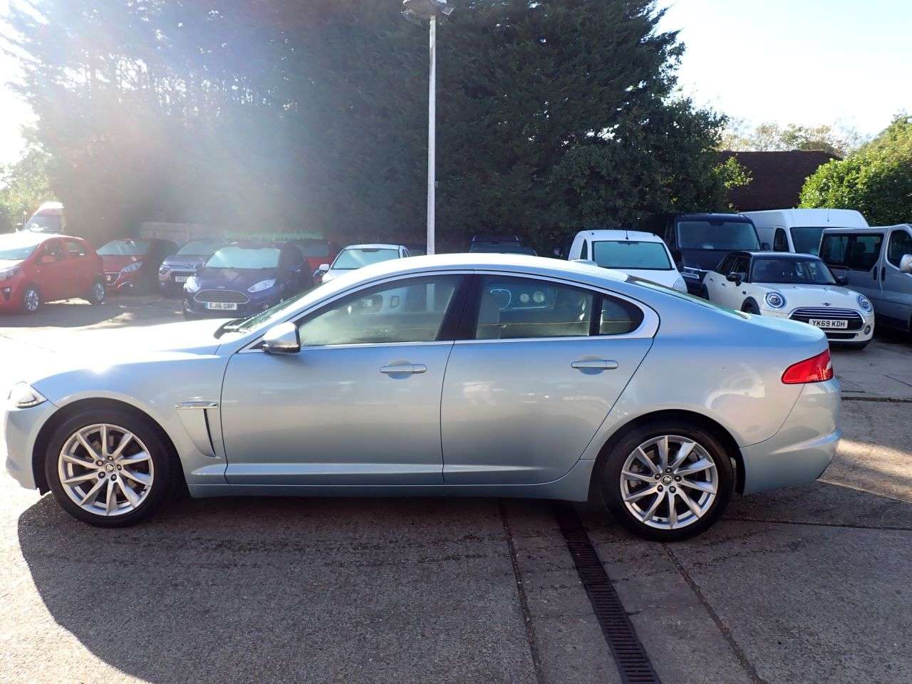 2011 JAGUAR XF 2011 JAGUAR XF