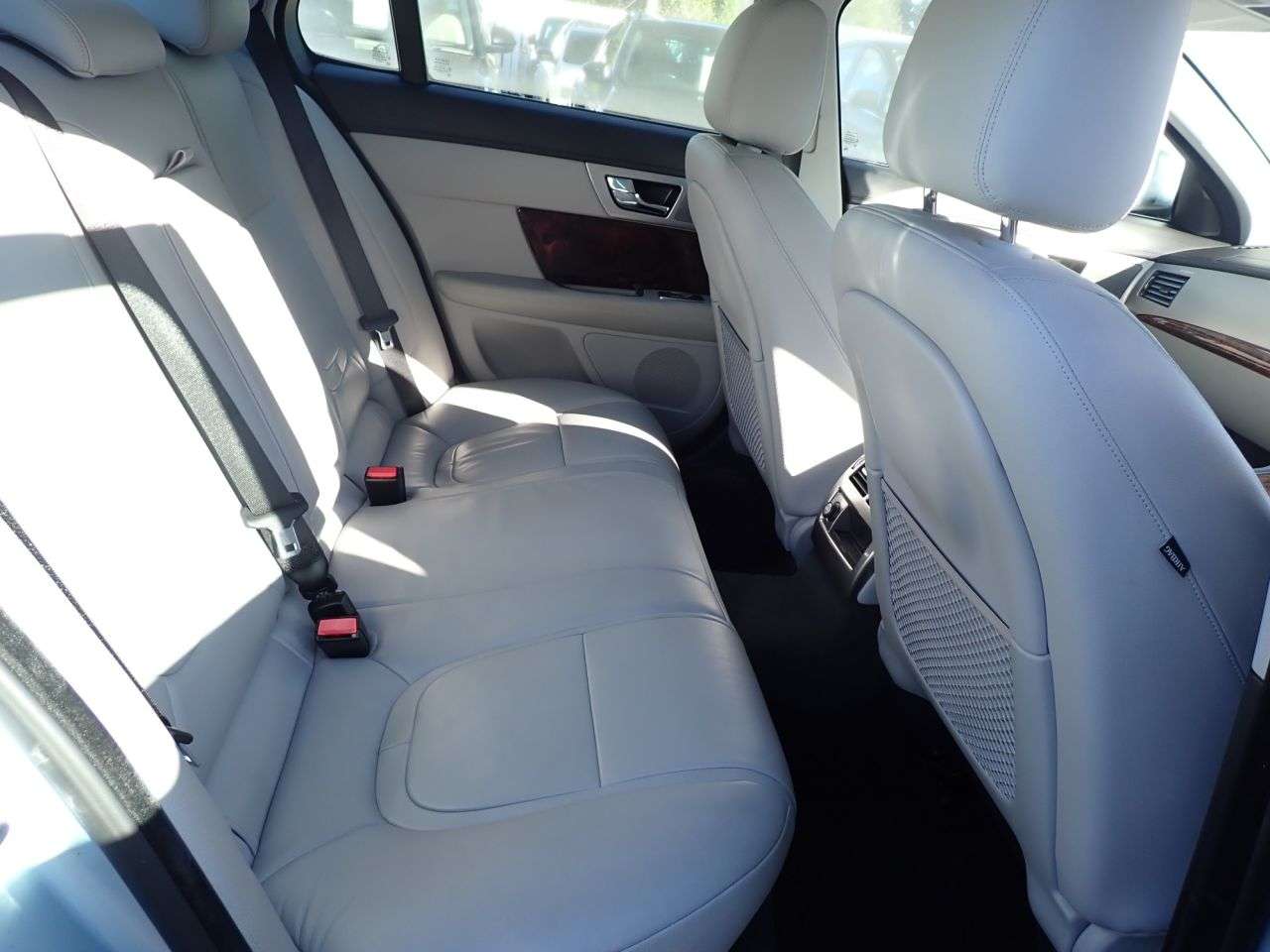 2011 JAGUAR XF 2011 JAGUAR XF