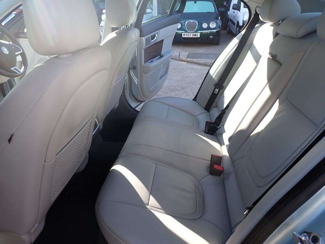 2011 JAGUAR XF 2011 JAGUAR XF