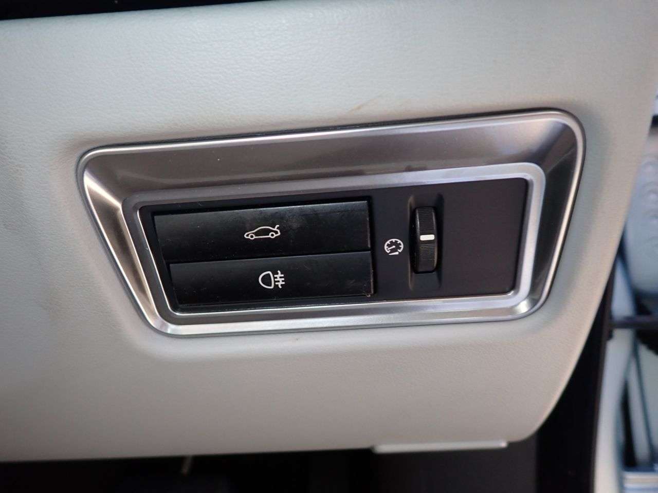 2011 JAGUAR XF 2011 JAGUAR XF