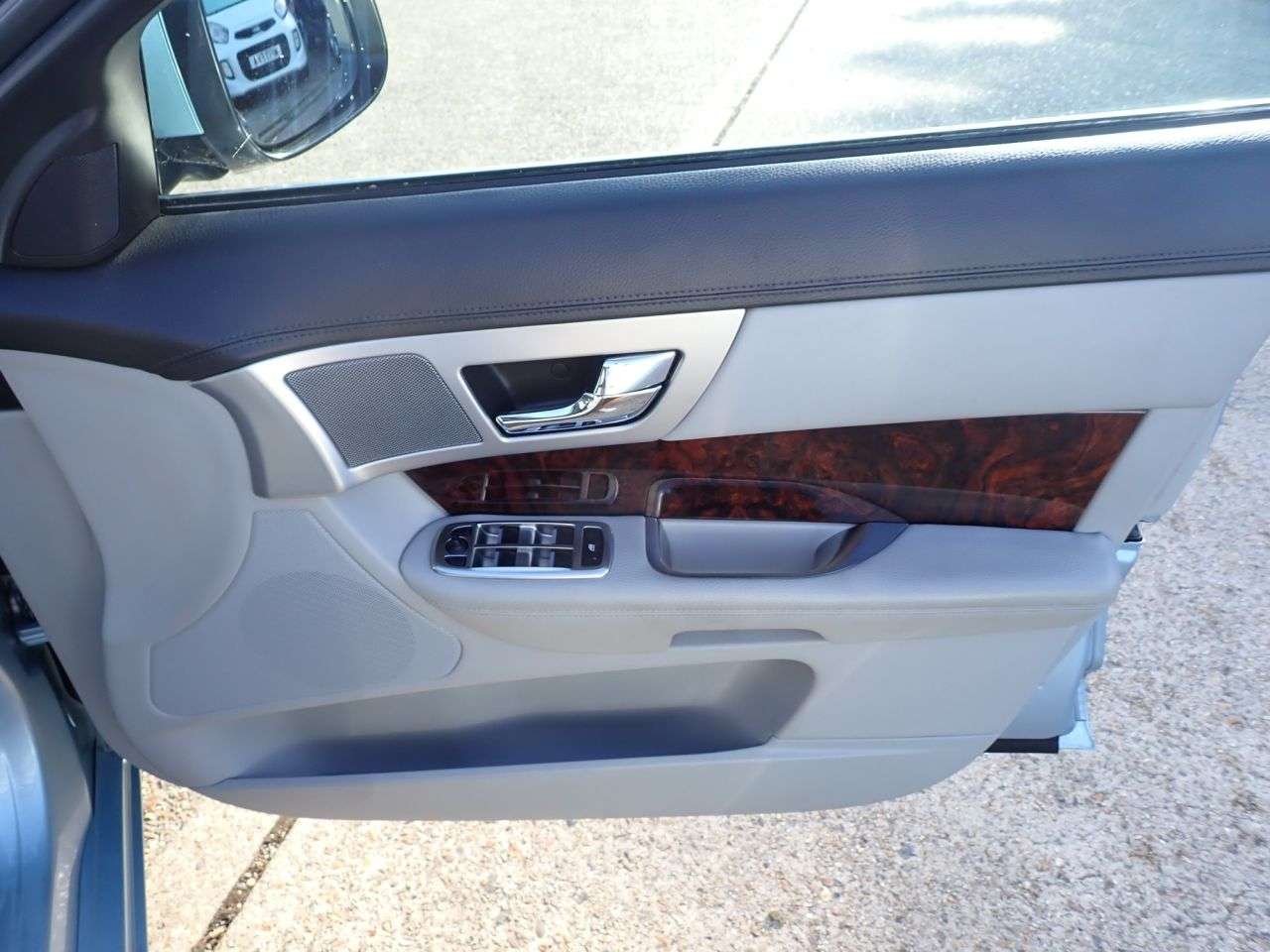 2011 JAGUAR XF 2011 JAGUAR XF