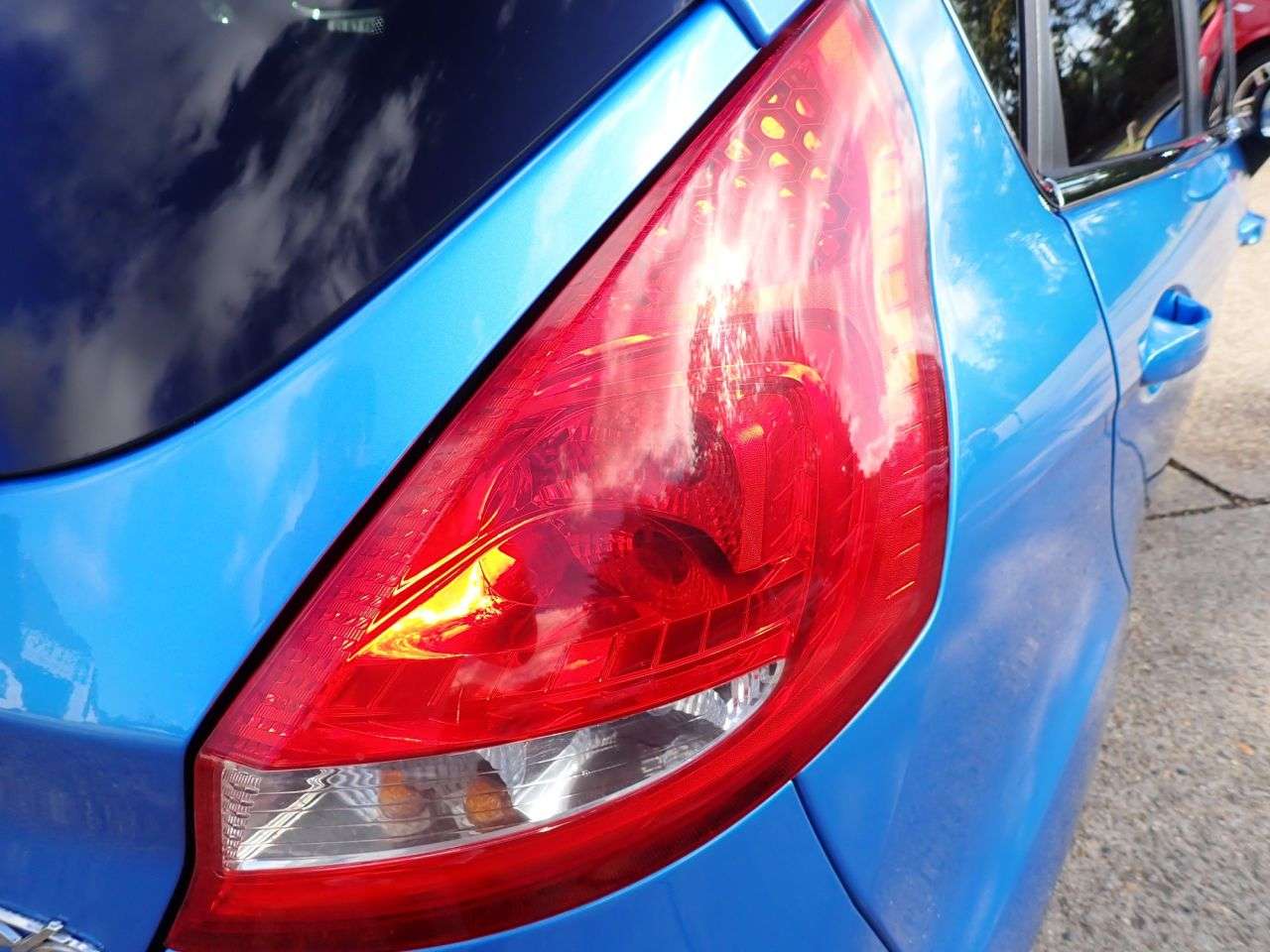 2011 FORD FIESTA 2011 FORD FIESTA