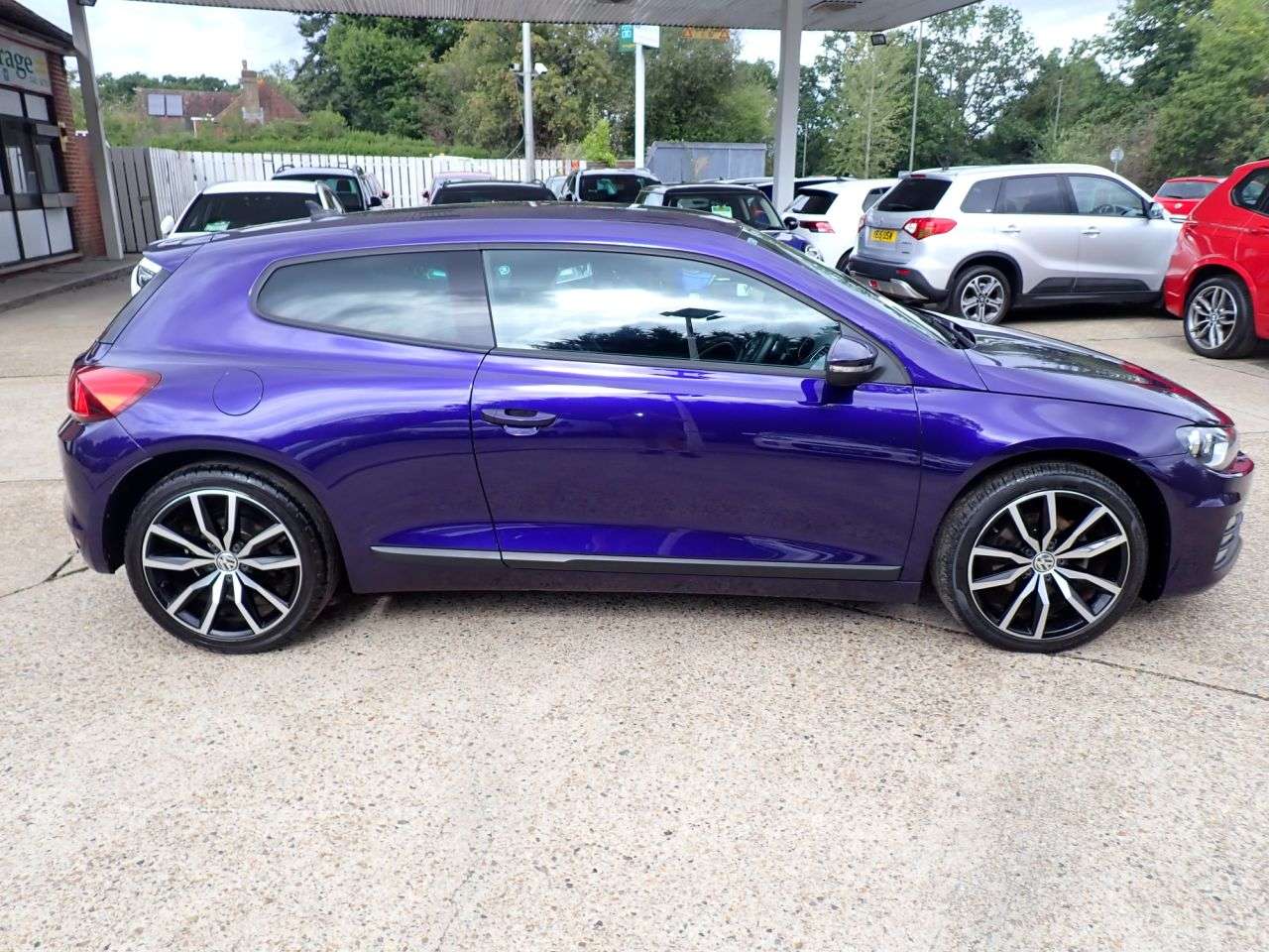 A 2015 VOLKSWAGEN SCIROCCO 2.0 TDI BlueMotion Tech GT Hatchback 3dr Diesel Manual Euro 6 (s/s) (150 ps A 2015 VOLKSWAGEN SCIROCCO 2.0 TDI BlueMotion Tech GT Hatchback 3dr Diesel Manual Euro 6 (s/s) (150 ps