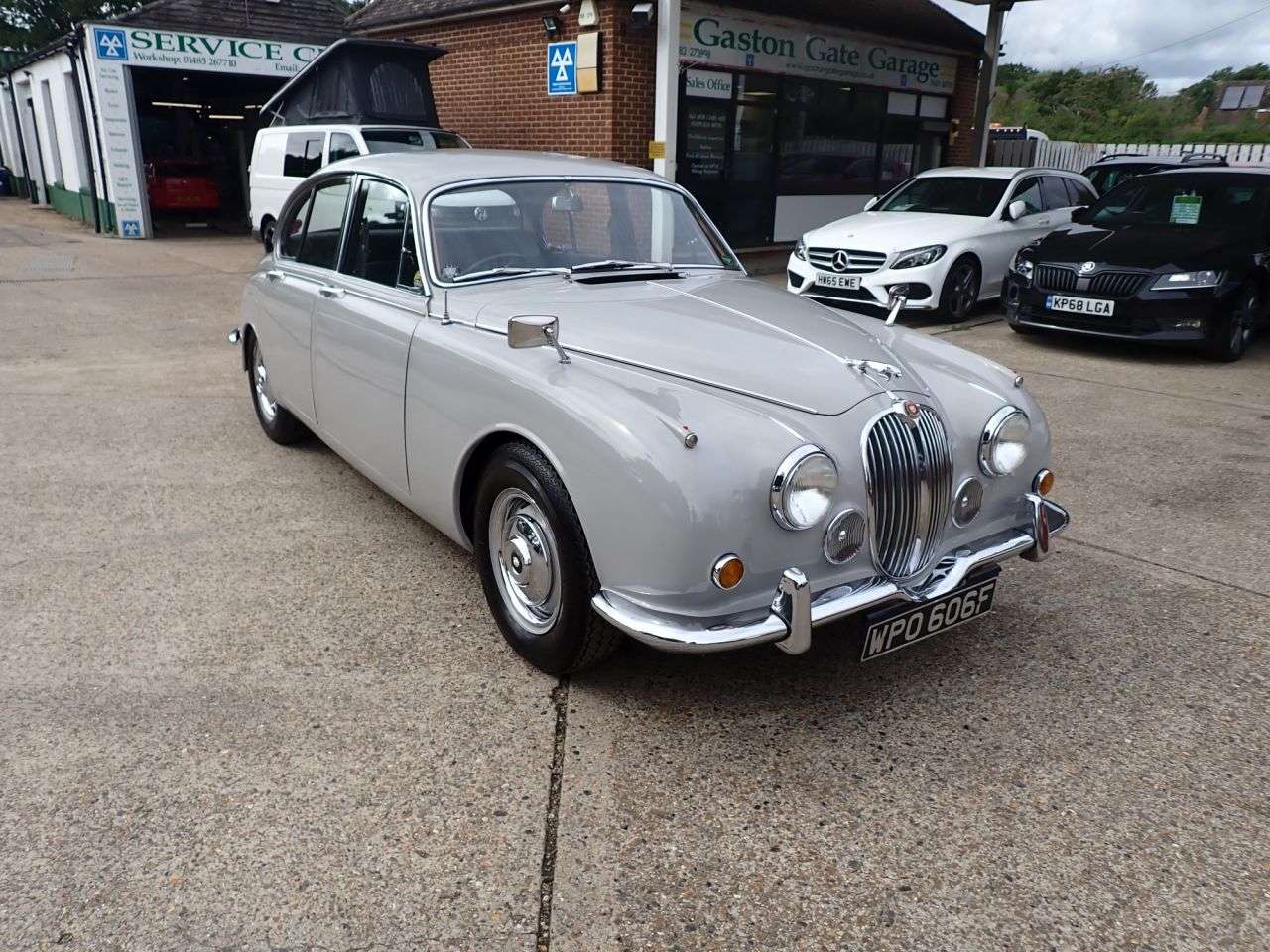 A 1968 JAGUAR MK II MARK 11 2.4 240 MANUAL OVERDRIVE OVERDRIVE,SENSIBLE MILES A 1968 JAGUAR MK II MARK 11 2.4 240 MANUAL OVERDRIVE OVERDRIVE,SENSIBLE MILES