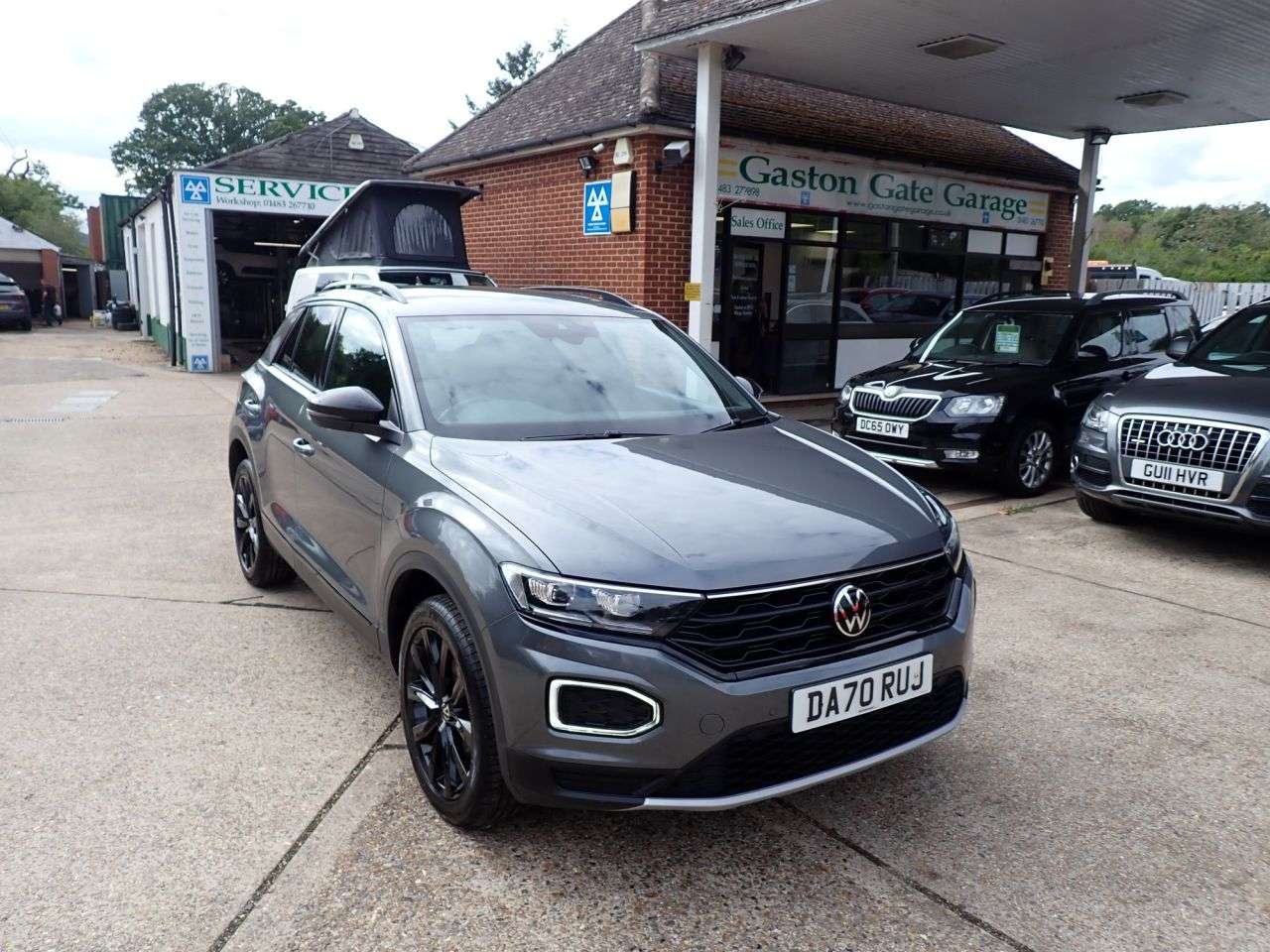 A 2020 VOLKSWAGEN T-ROC 1.5 TSI EVO Black Edition SUV 5dr Petrol DSG Euro 6 (s/s) (150 ps) PARKING A 2020 VOLKSWAGEN T-ROC 1.5 TSI EVO Black Edition SUV 5dr Petrol DSG Euro 6 (s/s) (150 ps) PARKING