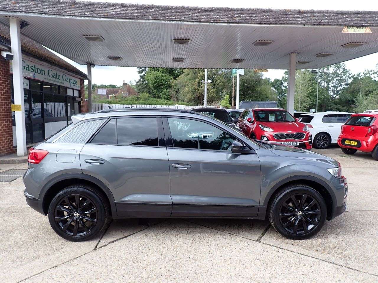 A 2020 VOLKSWAGEN T-ROC 1.5 TSI EVO Black Edition SUV 5dr Petrol DSG Euro 6 (s/s) (150 ps) PARKING A 2020 VOLKSWAGEN T-ROC 1.5 TSI EVO Black Edition SUV 5dr Petrol DSG Euro 6 (s/s) (150 ps) PARKING