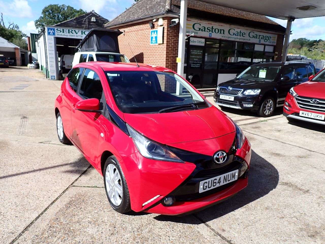 A 2014 TOYOTA AYGO 1.0 VVT-i x-pression Hatchback 5dr Petrol Manual Euro 5 Euro 5 (68 ps) REVE A 2014 TOYOTA AYGO 1.0 VVT-i x-pression Hatchback 5dr Petrol Manual Euro 5 Euro 5 (68 ps) REVE