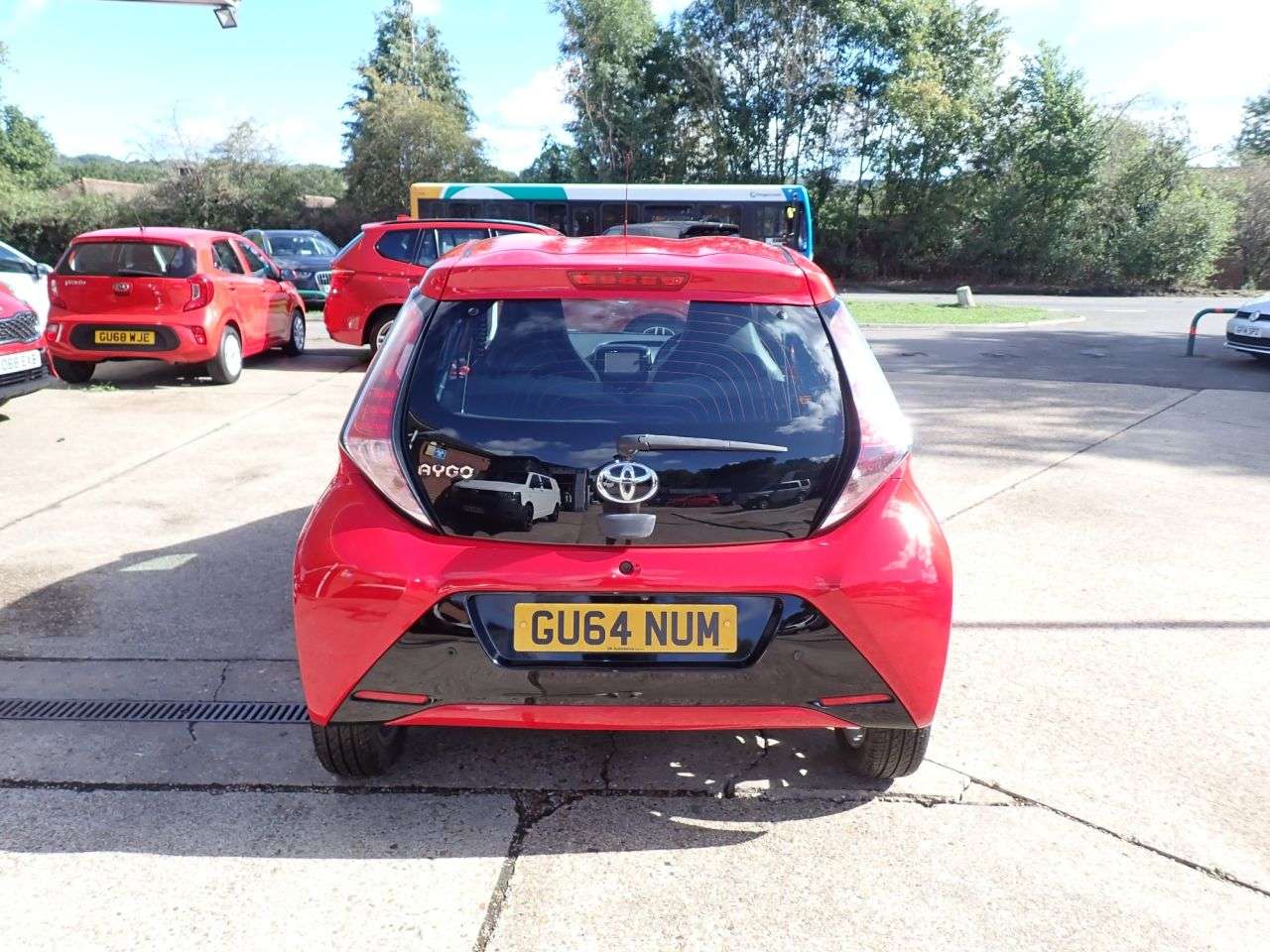 A 2014 TOYOTA AYGO 1.0 VVT-i x-pression Hatchback 5dr Petrol Manual Euro 5 Euro 5 (68 ps) REVE A 2014 TOYOTA AYGO 1.0 VVT-i x-pression Hatchback 5dr Petrol Manual Euro 5 Euro 5 (68 ps) REVE
