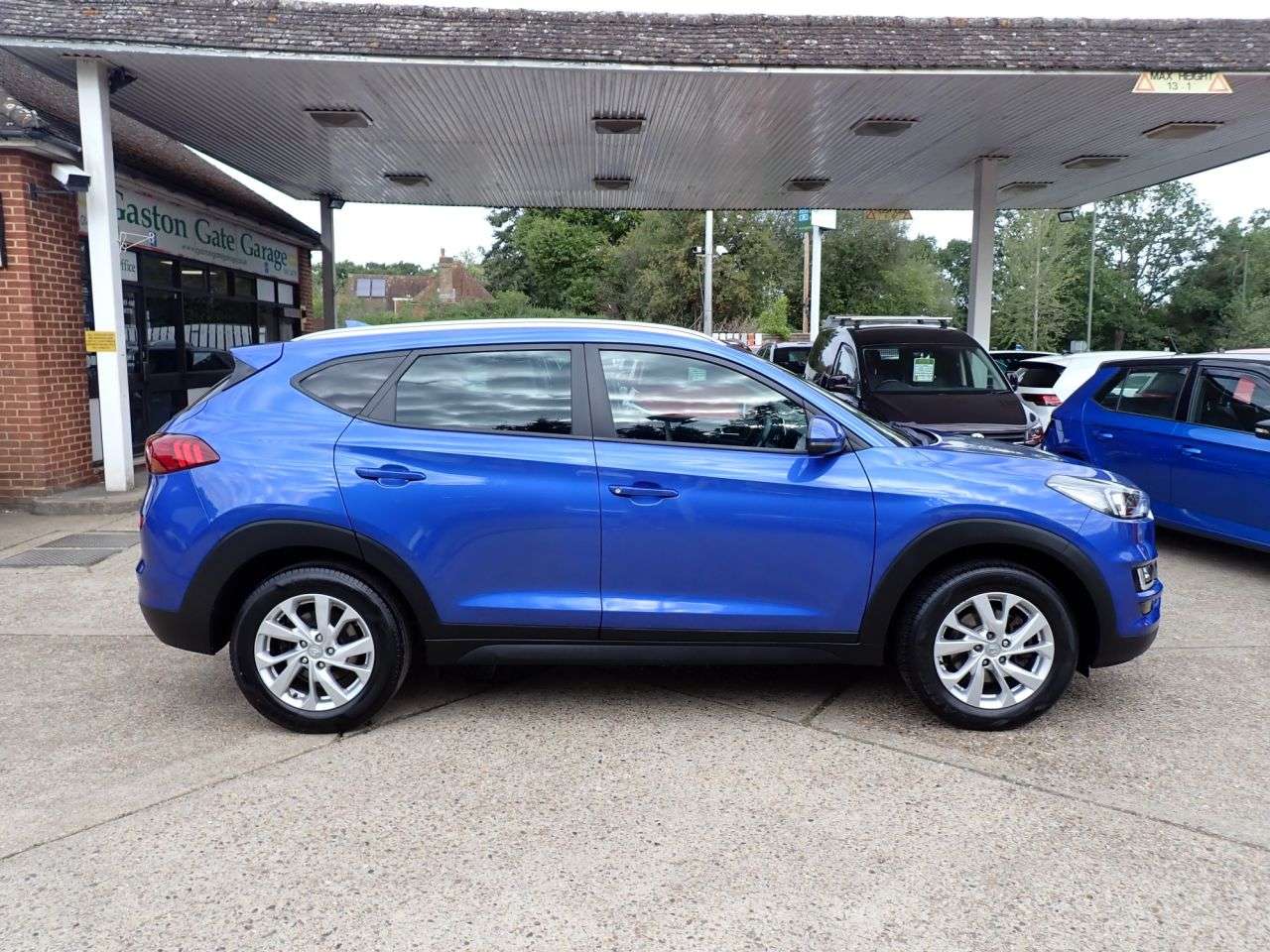 A 2018 HYUNDAI TUCSON 1.6 GDi Blue Drive SE Nav SUV 5dr Petrol Manual Euro 6 (s/s) (132 ps) REVER A 2018 HYUNDAI TUCSON 1.6 GDi Blue Drive SE Nav SUV 5dr Petrol Manual Euro 6 (s/s) (132 ps) REVER
