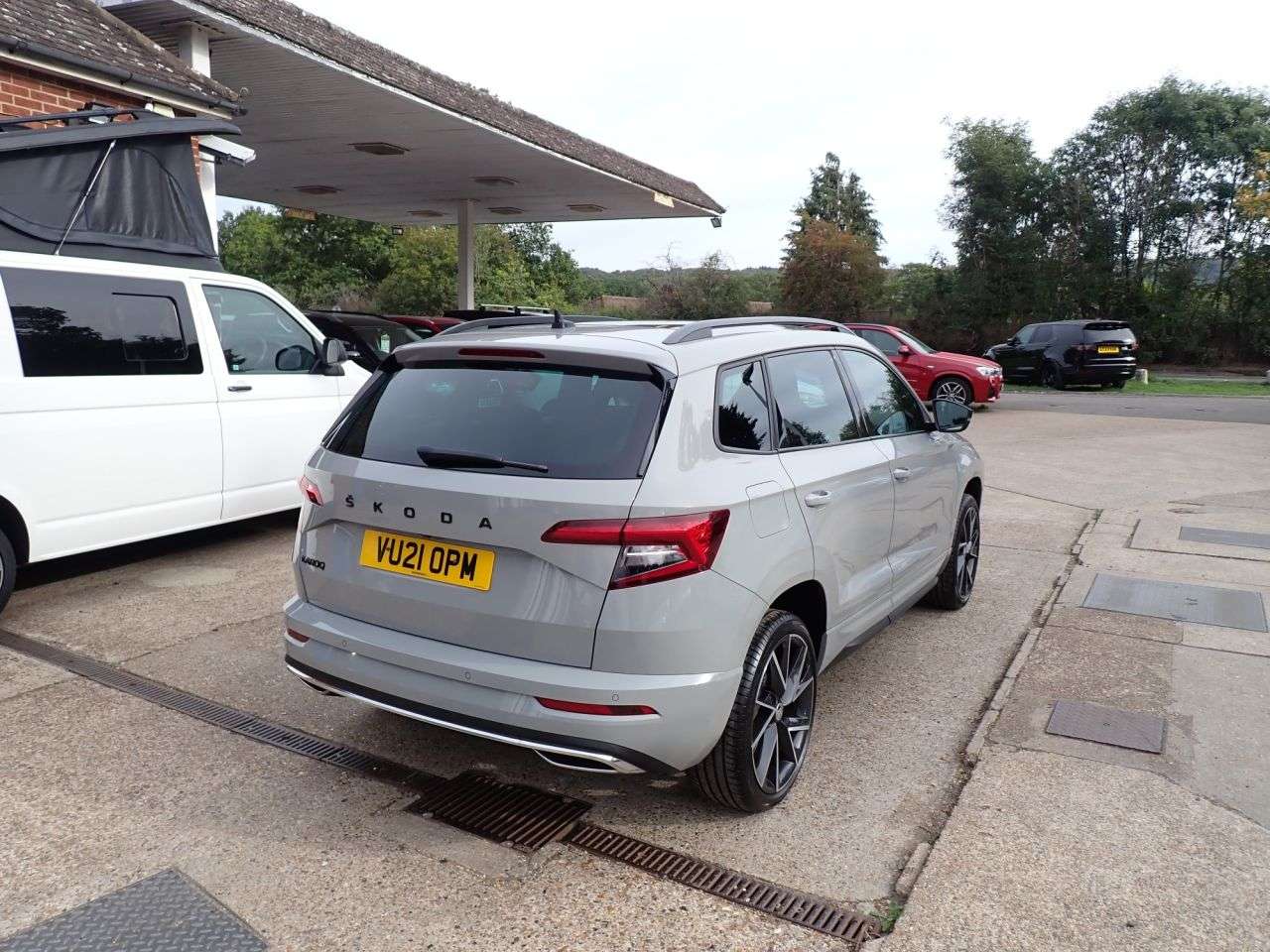 A 2021 SKODA KAROQ 1.5 TSI ACT SportLine SUV 5dr Petrol DSG Euro 6 (s/s) (150 ps) PANROOF, HEA A 2021 SKODA KAROQ 1.5 TSI ACT SportLine SUV 5dr Petrol DSG Euro 6 (s/s) (150 ps) PANROOF, HEA
