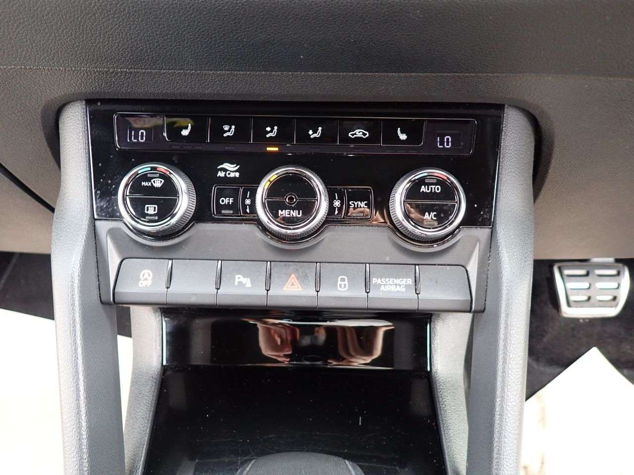 2021 SKODA KAROQ 2021 SKODA KAROQ