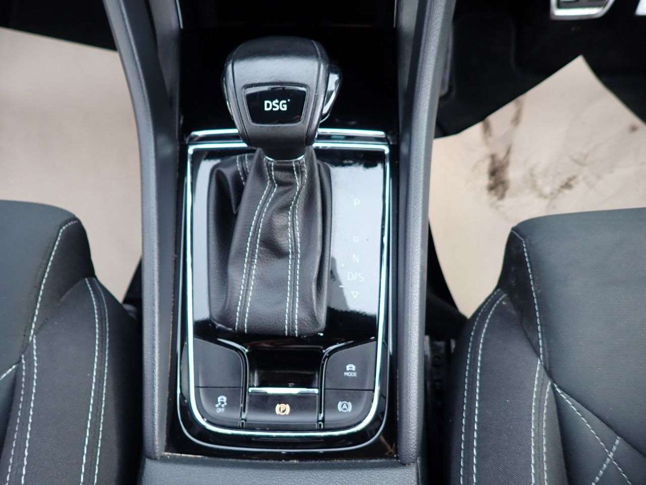 2021 SKODA KAROQ 2021 SKODA KAROQ