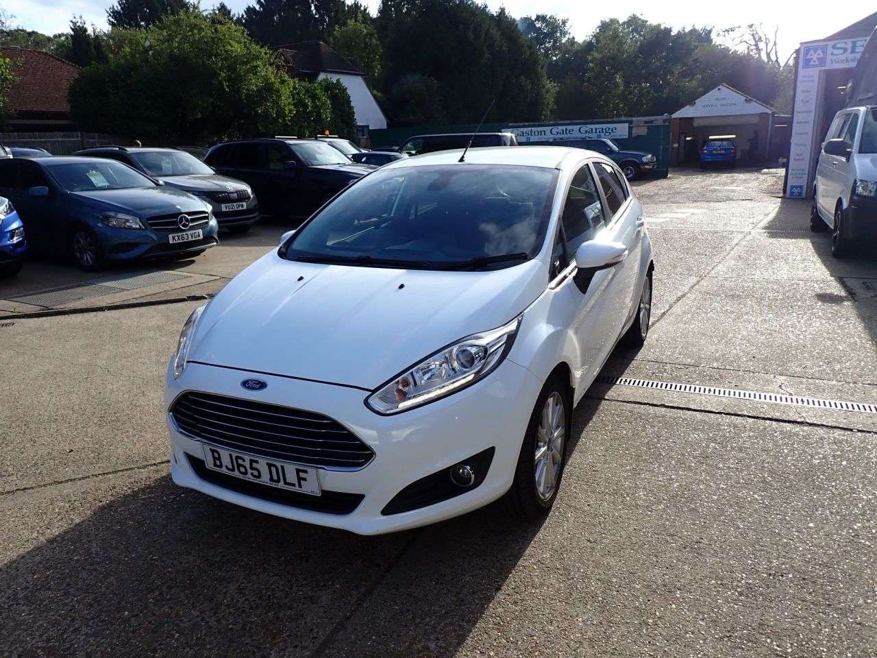 A 2015 FORD FIESTA 1.0T EcoBoost Titanium Hatchback 5dr Petrol Manual Euro 6 (s/s) (100 ps) FU A 2015 FORD FIESTA 1.0T EcoBoost Titanium Hatchback 5dr Petrol Manual Euro 6 (s/s) (100 ps) FU