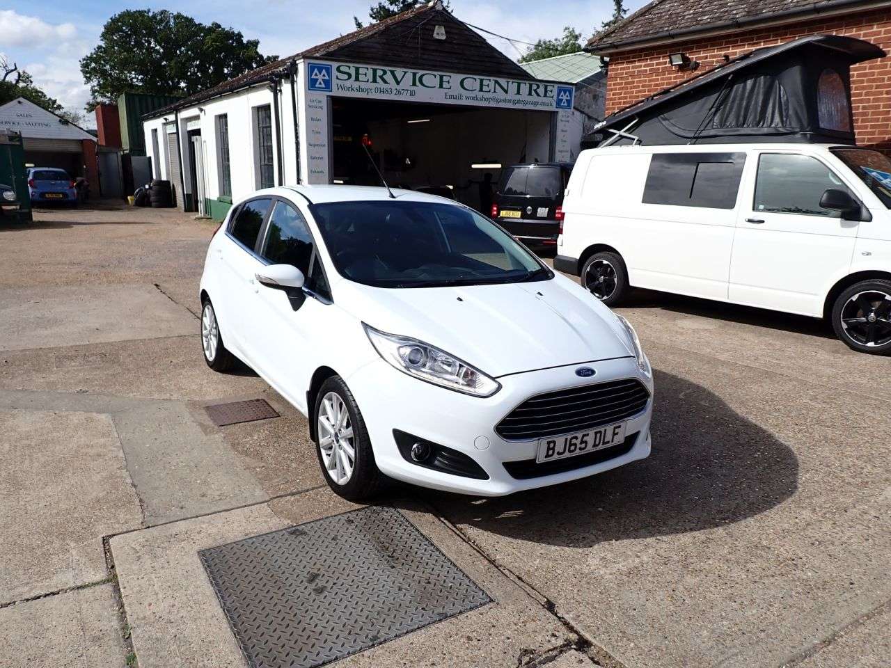 A 2015 FORD FIESTA 1.0T EcoBoost Titanium Hatchback 5dr Petrol Manual Euro 6 (s/s) (100 ps) NE A 2015 FORD FIESTA 1.0T EcoBoost Titanium Hatchback 5dr Petrol Manual Euro 6 (s/s) (100 ps) NE
