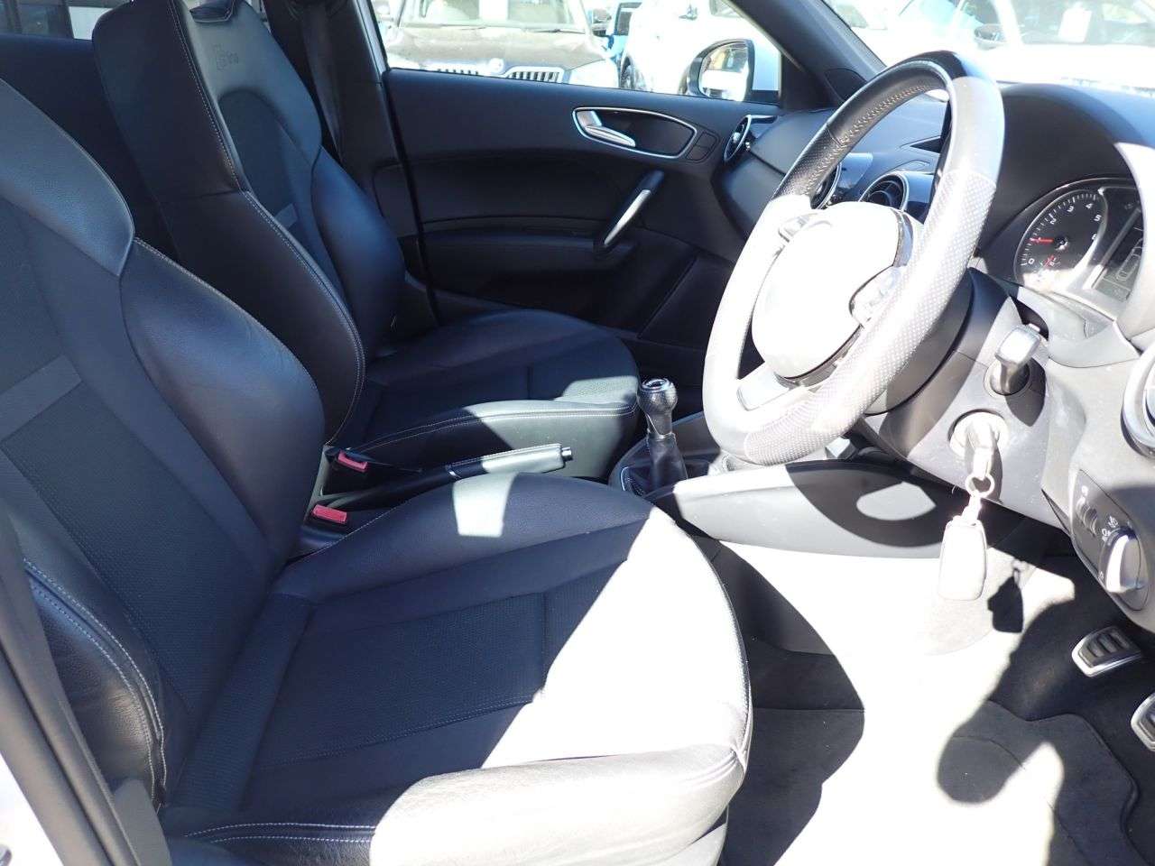 2016 AUDI A1 2016 AUDI A1