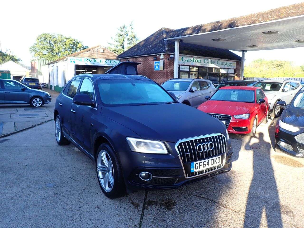 A 2014 AUDI Q5 2.0 TDI S line Plus SUV 5dr Diesel Manual quattro Euro 5 (s/s) (177 ps) HEA A 2014 AUDI Q5 2.0 TDI S line Plus SUV 5dr Diesel Manual quattro Euro 5 (s/s) (177 ps) HEA
