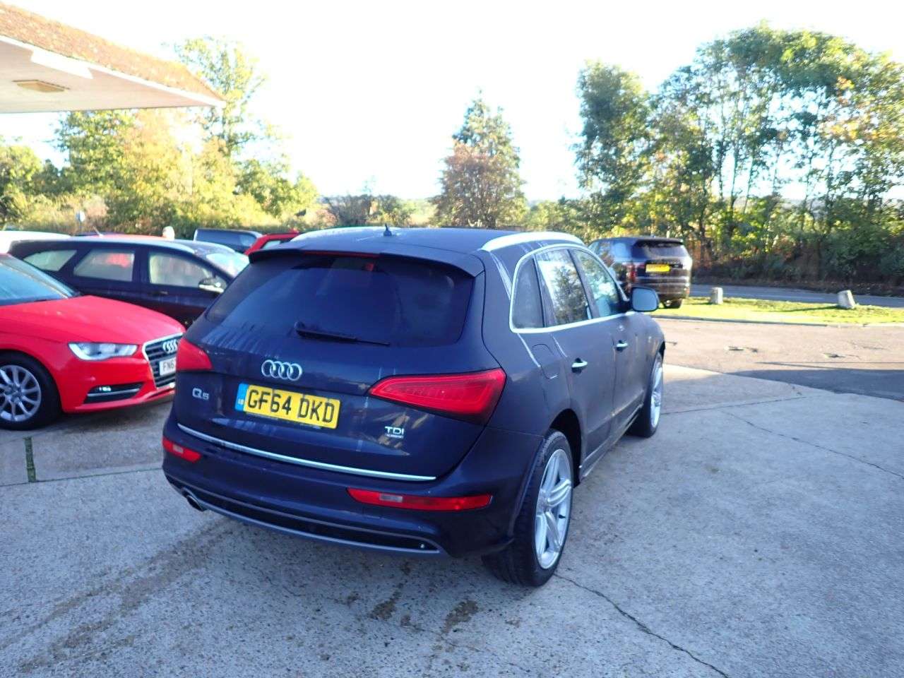 A 2014 AUDI Q5 2.0 TDI S line Plus SUV 5dr Diesel Manual quattro Euro 5 (s/s) (177 ps) HEA A 2014 AUDI Q5 2.0 TDI S line Plus SUV 5dr Diesel Manual quattro Euro 5 (s/s) (177 ps) HEA