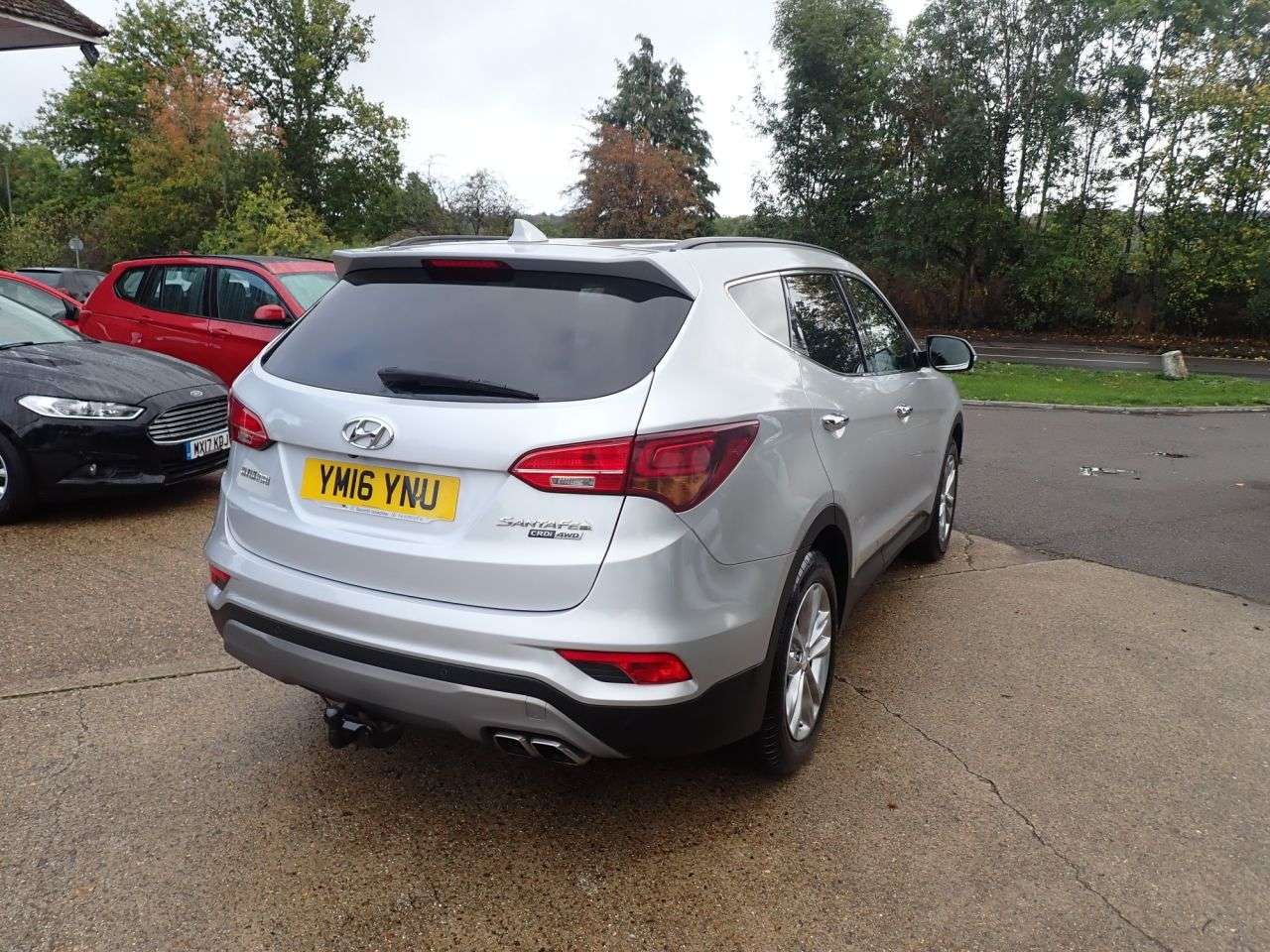 A 2016 HYUNDAI SANTA FE 2.2 CRDi Blue Drive Premium SUV 5dr Diesel Auto 4WD Euro 6 (s/s) (200 ps) R A 2016 HYUNDAI SANTA FE 2.2 CRDi Blue Drive Premium SUV 5dr Diesel Auto 4WD Euro 6 (s/s) (200 ps) R