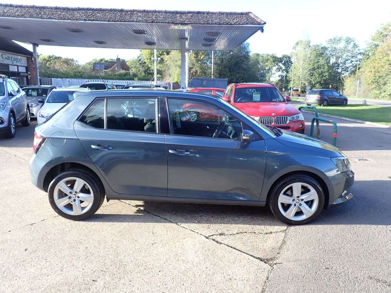 A 2018 SKODA FABIA 1.0 TSI SE L Hatchback 5dr Petrol DSG Euro 6 (s/s) (110 ps) PARKING SENSORS A 2018 SKODA FABIA 1.0 TSI SE L Hatchback 5dr Petrol DSG Euro 6 (s/s) (110 ps) PARKING SENSORS