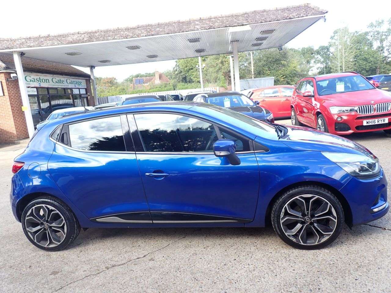 A 2019 RENAULT CLIO 0.9 TCe Iconic Hatchback 5dr Petrol Manual Euro 6 (s/s) (90 ps) PARKING SEN A 2019 RENAULT CLIO 0.9 TCe Iconic Hatchback 5dr Petrol Manual Euro 6 (s/s) (90 ps) PARKING SEN