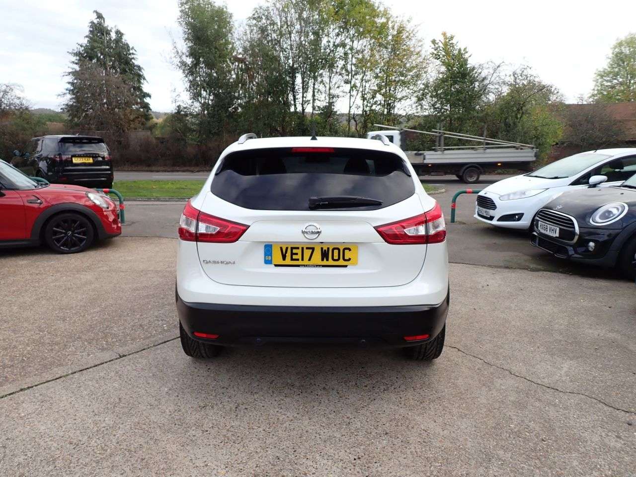 A 2017 NISSAN QASHQAI 1.6 dCi Tekna SUV 5dr Diesel Manual 4WD Euro 6 (s/s) (130 ps) 360 CAMERA, H A 2017 NISSAN QASHQAI 1.6 dCi Tekna SUV 5dr Diesel Manual 4WD Euro 6 (s/s) (130 ps) 360 CAMERA, H