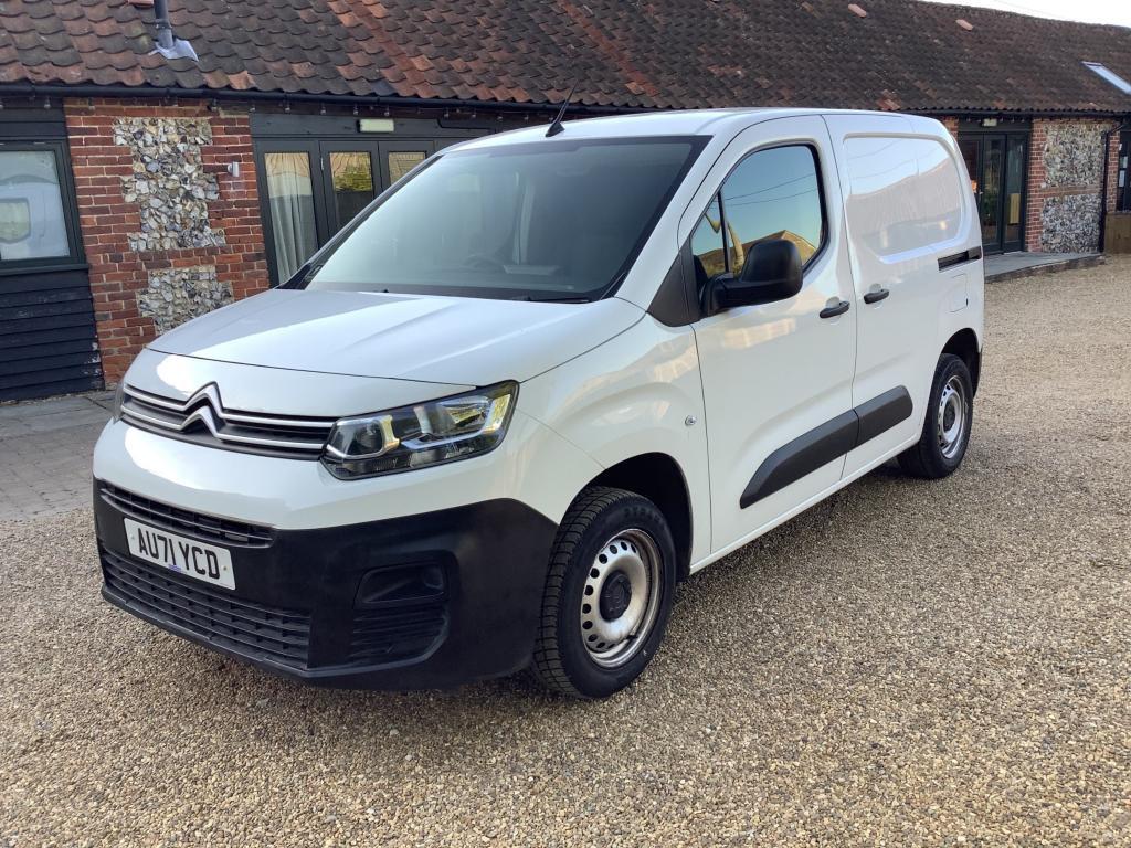 Check out this Citroen Berlingo 2021 Diesel Manual