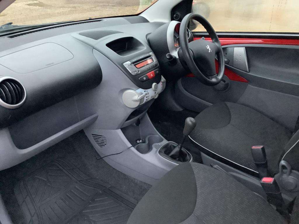 2011 PEUGEOT 107 2011 PEUGEOT 107