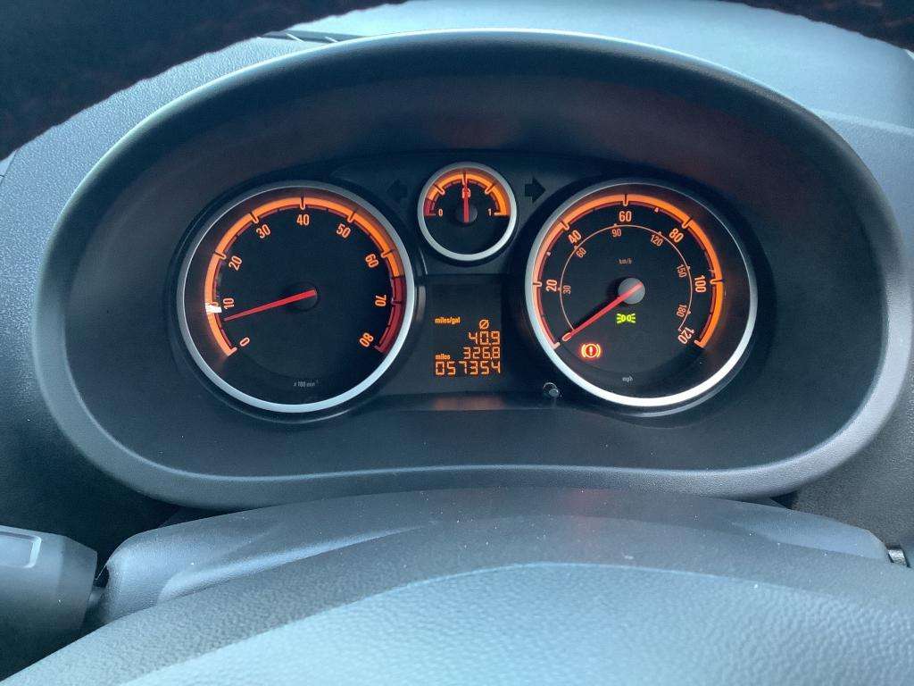 A 2014 VAUXHALL CORSA Sri A 2014 VAUXHALL CORSA Sri