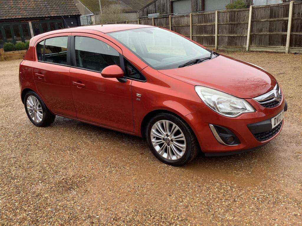 A 2013 VAUXHALL CORSA Se A 2013 VAUXHALL CORSA Se