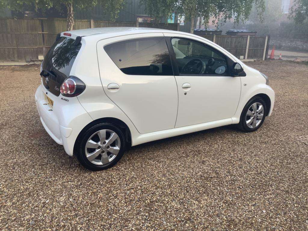 A 2013 TOYOTA AYGO Vvt-i Fire Ac A 2013 TOYOTA AYGO Vvt-i Fire Ac