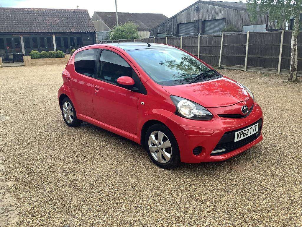 A 2013 TOYOTA AYGO Move With Style Vvt-i A 2013 TOYOTA AYGO Move With Style Vvt-i
