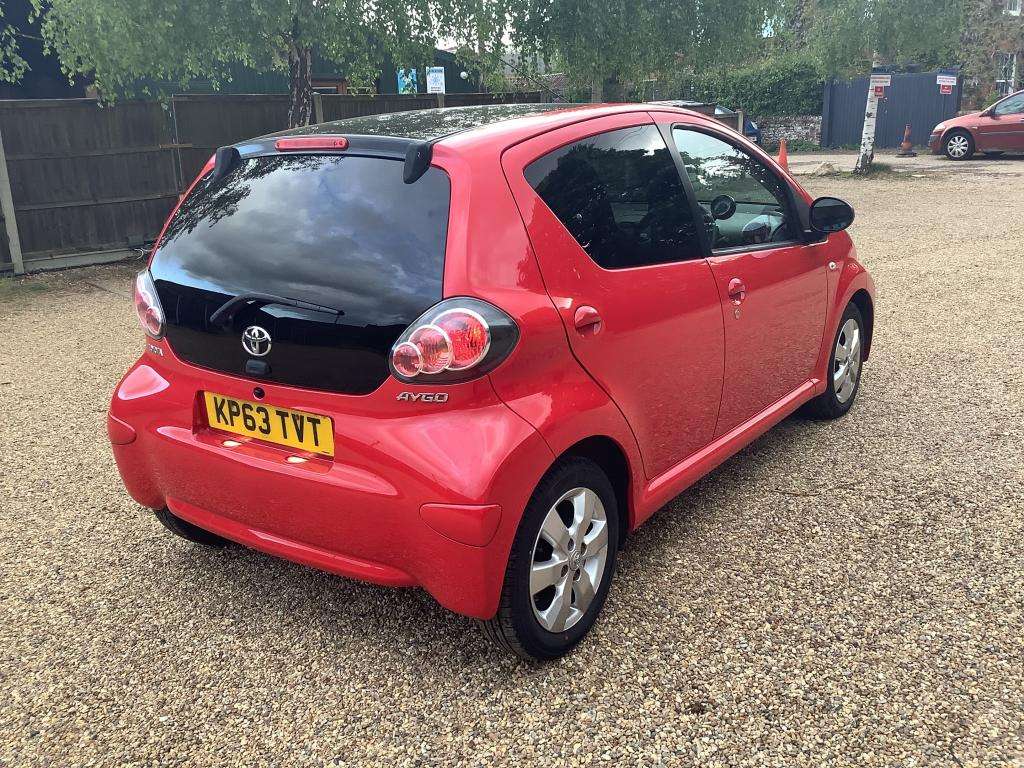 A 2013 TOYOTA AYGO Move With Style Vvt-i A 2013 TOYOTA AYGO Move With Style Vvt-i
