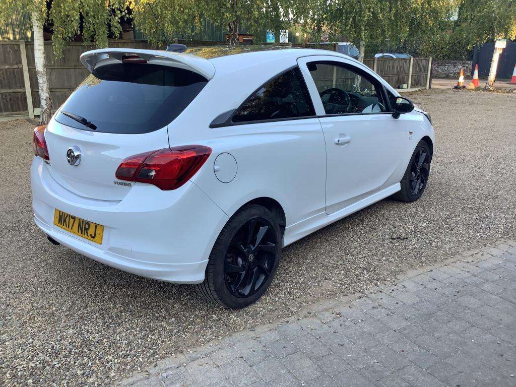 A 2017 VAUXHALL CORSA Limited Edition S/s A 2017 VAUXHALL CORSA Limited Edition S/s